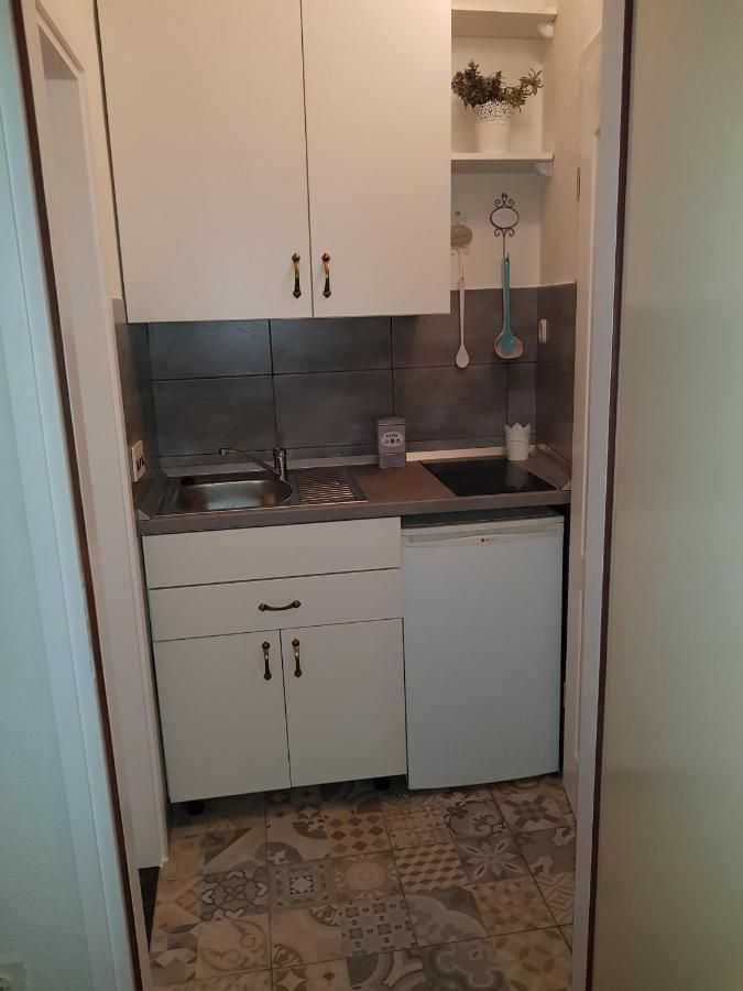 Studio Flat For 2 Apartment *