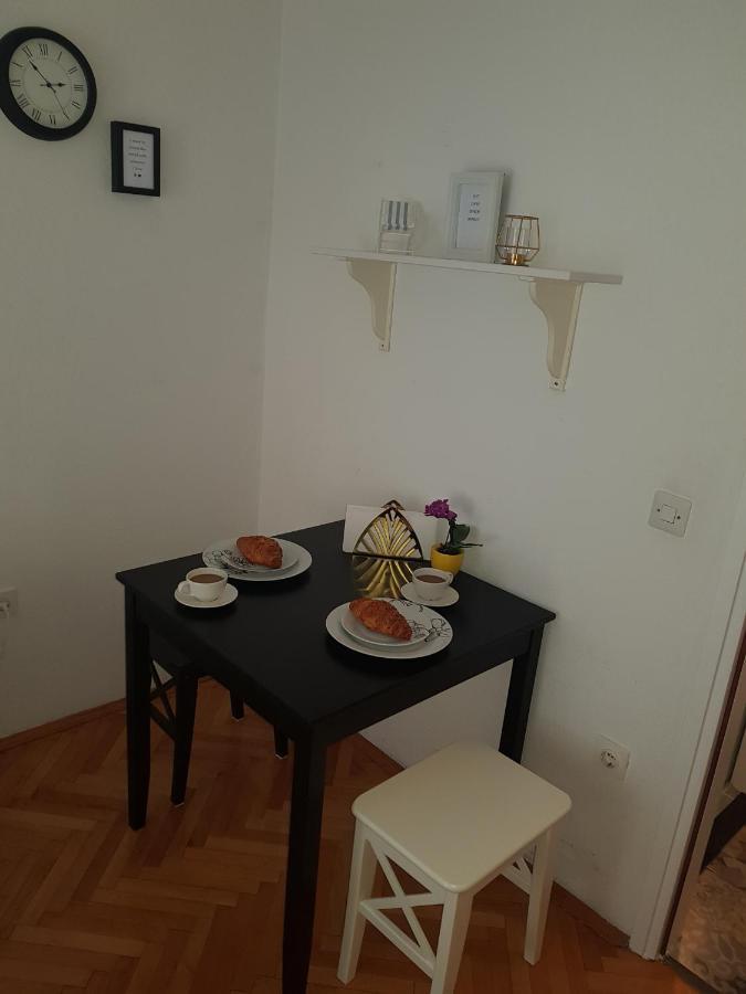 Studio Flat For 2 *